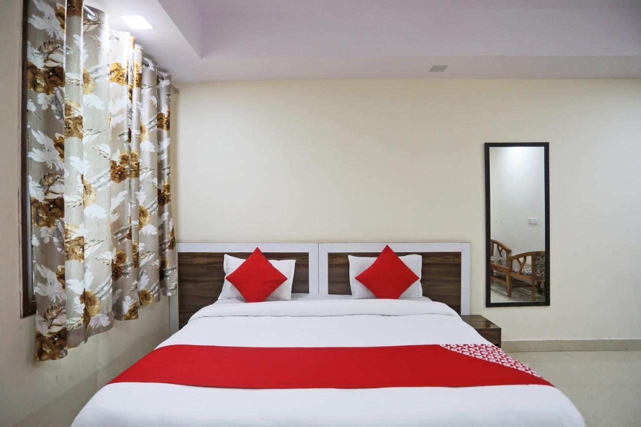 Hotel Rampal Palace Нью-Делі Екстер'єр фото